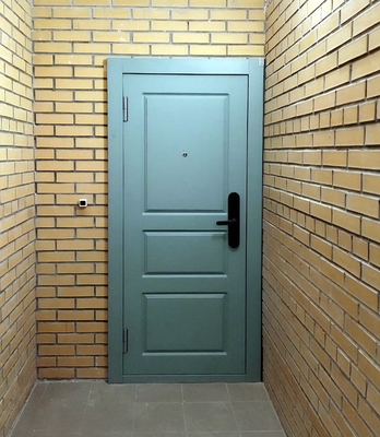 Квартирная дверь с биометрическим замком Квартирная дверь с биометрическим замком